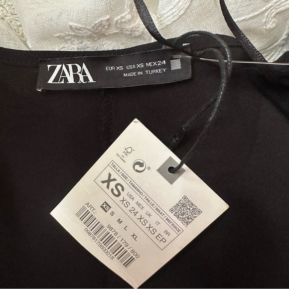 Zara Padded Shoulder Black Sleeveless Blouse - Picture 5 of 5